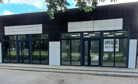 У Жовтих Водах пропонують в оренду нове фасадне приміщення