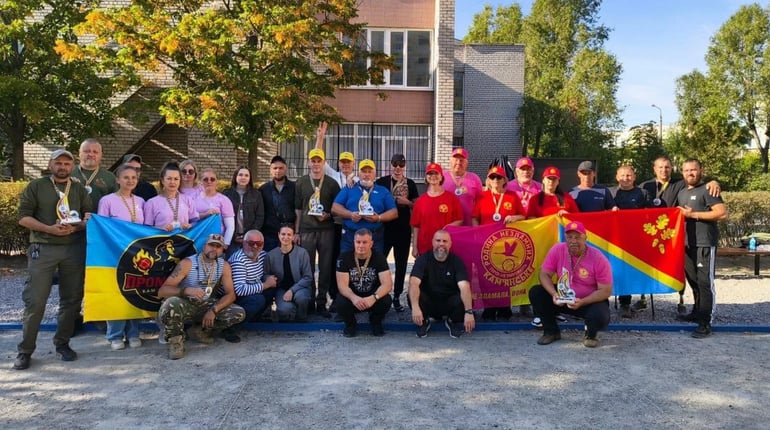 Ветерани з Жовтих Вод здобули друге та четверте місця на турнірі з петанку
