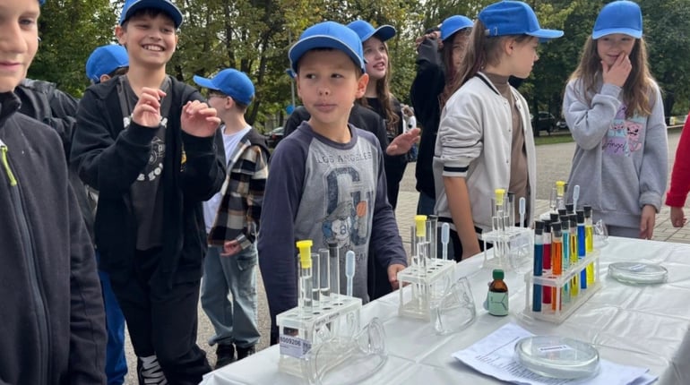 Школярі Жовтих Вод досліджували воду та знайомилися з роботою водоканалу