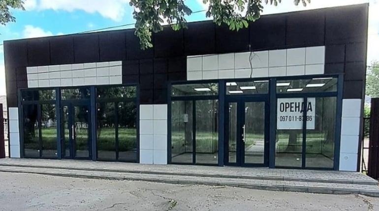 У Жовтих Водах пропонують в оренду нове фасадне приміщення