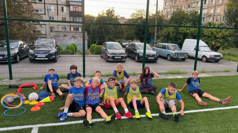 Спорт, англійська та STEM: у Жовтих Водах стартував безкоштовний проєкт для дітей