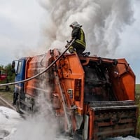 На Кременеччині загорівся сміттєвоз