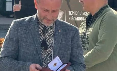 Директору Кременецького ліцею вручили відзнаку «Відмінник освіти»