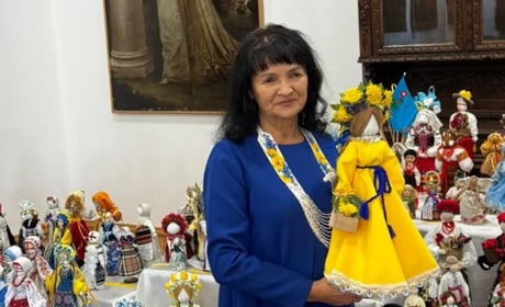 У Вишнівецькому палаці відкрили виставку ляльок-мотанок