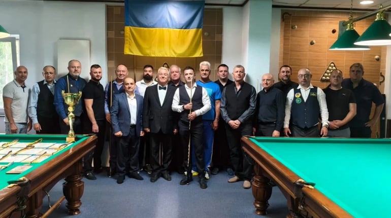 У Кременці провели благодійні змагання з більярду на підтримку ЗСУ