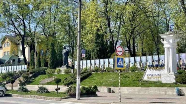 У центрі Кременця тимчасово не можна буде паркуватися