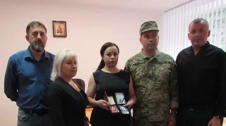 Посмертно нагородили захисника з Кременеччини Олега Зазулю