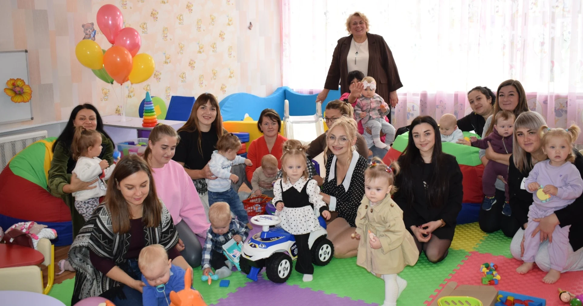 «Треба витягати наших мам з їхньої мушлі»: у Звягелі запрацював центр педагогічного партнерства