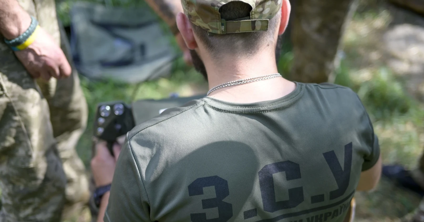 Звільнення з військової служби за контрактом під час воєнного стану: законні підстави