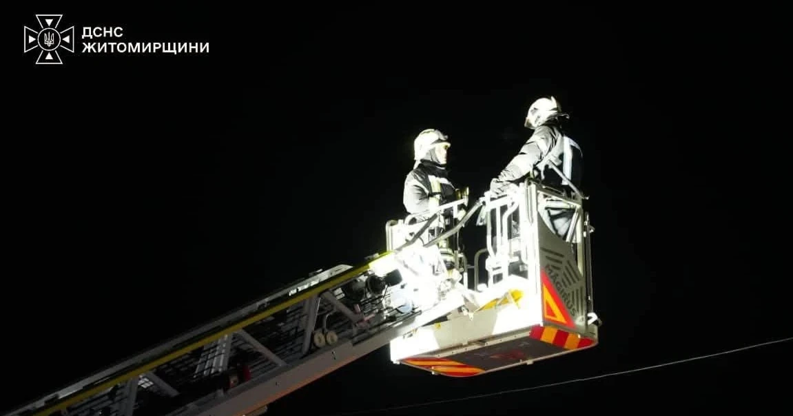 Росіяни вдарили по цивільних об'єктах Житомирщини: пошкоджено супермаркет та вокзал