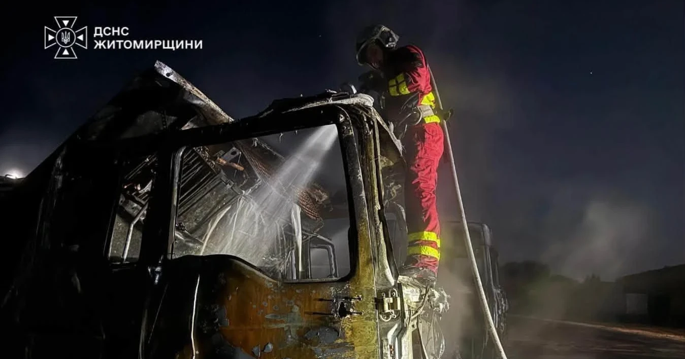 Удар росіян по Житомирщині: рятувальники показали наслідки ворожої атаки 27 серпня