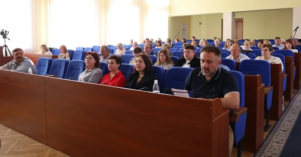 Освітня мережа, соцпідтримка та житло для ВПО: головні рішення виконкому у Звягелі