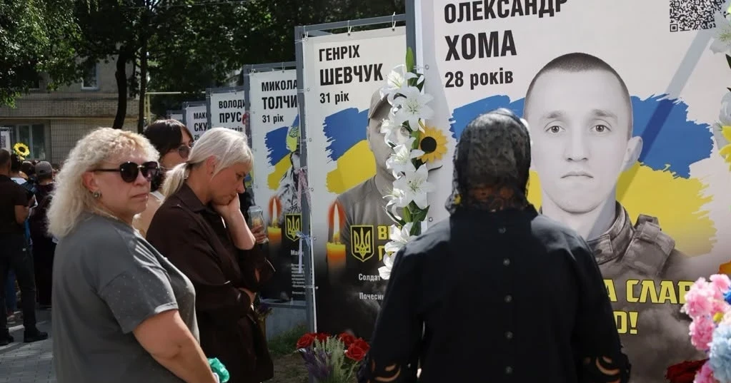Біль і гордість громади: у Звягелі відкрили нові світлини полеглих воїнів та артлокацію