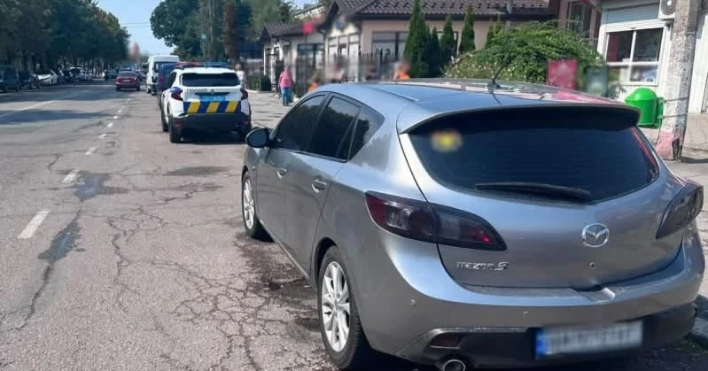 ДТП у Звягелі: через відчинені дверцята авто травмовано водійку електроскутера