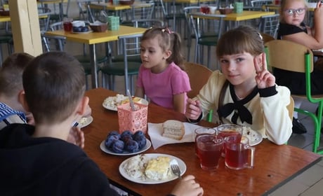 Що їдять школярі: на Звягельщині посадовці проінспектували харчоблоки та меню