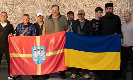 Група звільнених з полону Захисників із Житомирщини вирушила у паломницький тур на Афон