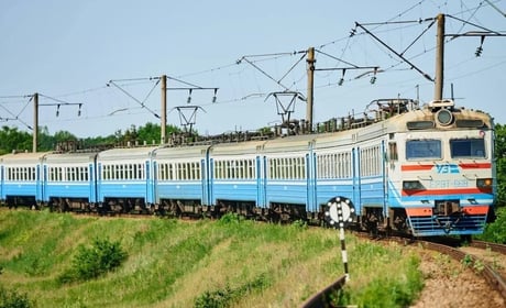 Нові правила і ціни: Укрзалізниця запроваджує шестизонову систему тарифів у приміських поїздах