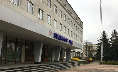 Освіта, житло та виплати: детальний порядок денний нового засідання виконкому у Звягелі