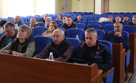 У Звягелі відбулася позачергова сесія міської ради: які рішення ухвалили