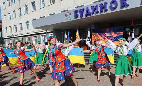 Вшанування героїв та нагородження: як Звягель святкував 35-ту річницю Незалежності України