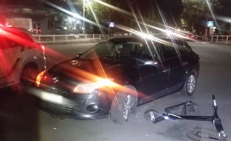 На перехресті у Звягелі зіткнулися автівка з електросамокатом під керуванням підлітка