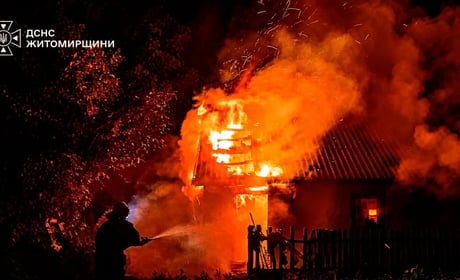 Пожежа на Звягельщині: рятувальники виявили тіло господаря будинку