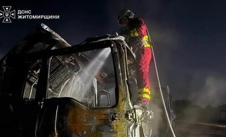 Удар росіян по Житомирщині: рятувальники показали наслідки ворожої атаки 27 серпня