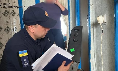 Майже 300 пожеж за 9 місяців: рятувальники перевіряють безпеку в оселях жителів Звягельщини