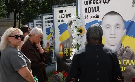Біль і гордість громади: у Звягелі відкрили нові світлини полеглих воїнів та артлокацію