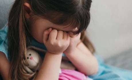 На Житомирщині судитимуть батька за зґвалтування 4-річної доньки