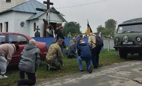 Повернувся "на щиті": Звягельщина попрощалася із Захисником Андрієм Язинським