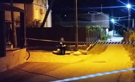 Поблизу одного з магазинів у Звягелі чоловік вдарив ножем знайомого у шию