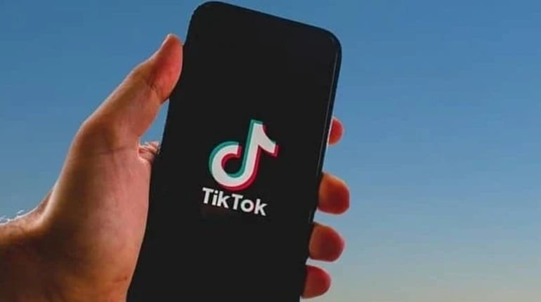 У соцмережі TikTok житель Звягельщини став жертвою шахраїв