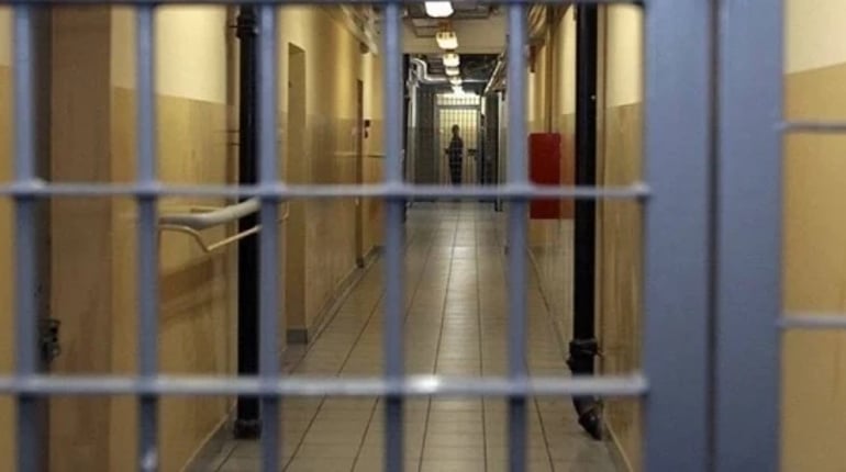 Житель Звягельщини сяде у тюрму за розбещення та зґвалтування малолітніх падчерок