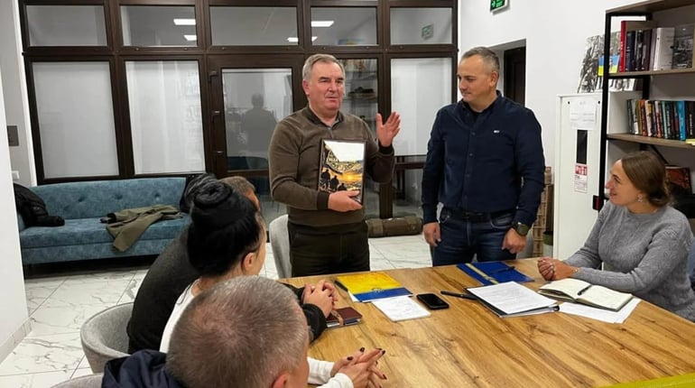 Рівний рівному: ветерани громади заговорили власним голосом