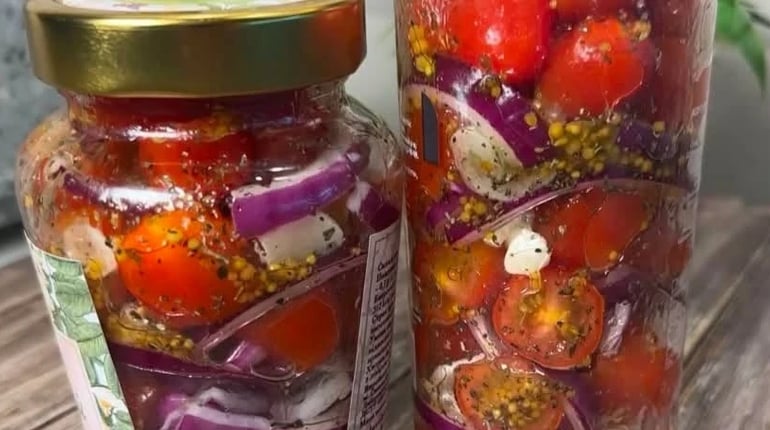 Мариновані помідори з медом за 1 ніч: швидка та неймовірно смачна закуска