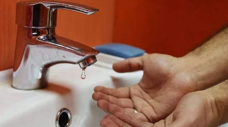 Аварія на мережі: частина будинків у Звягелі залишилася без води