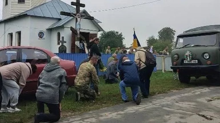 Повернувся "на щиті": Звягельщина попрощалася із Захисником Андрієм Язинським