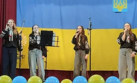 Пісні, пам’ять і допомога військовим: у Макарисі провели благодійний концерт