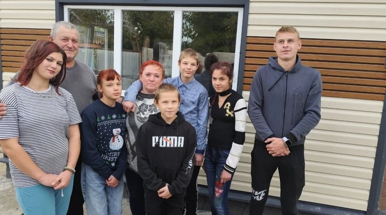 "Ларисо, візьми дітей — сумувати не буде коли": історія родини Шавалдіних із Володимирівки