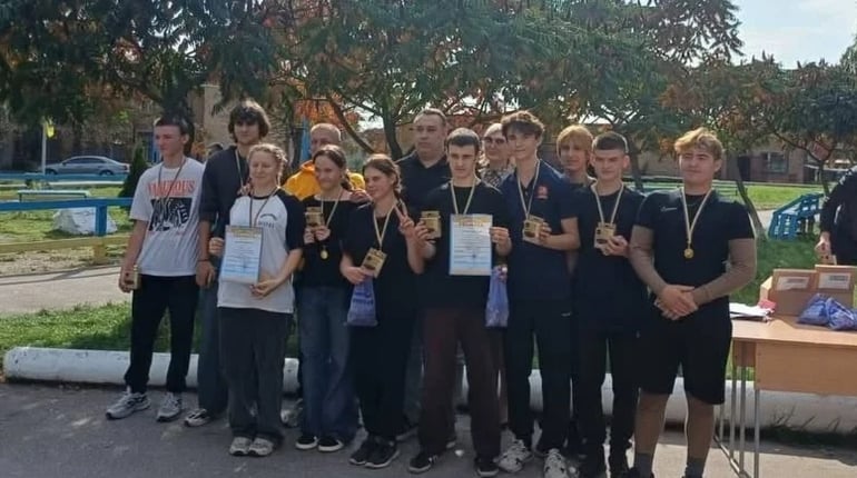 «Супергерої поруч»: у Знам’янському профліцеї молодь випробовувала силу, спритність і командний дух