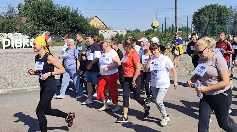 Кожен метр — у пам’ять про Героя: як у Дмитрівській громаді відбувся Всеукраїнський забіг