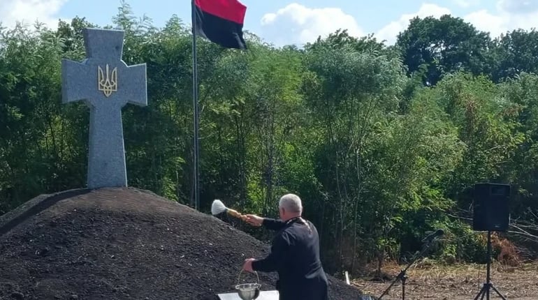 Козацький хрест на Алеї Слави у Знам’янці Другій: що символізує цей знак пам’яті