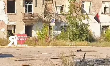 Поліцейські Великобурлуцької громади допомогли евакуювати 16 мешканців із небезпечної території