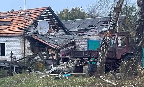 Авіабомби пошкодили 22 будинки у Великобурлуцькій громаді, троє людей поранені