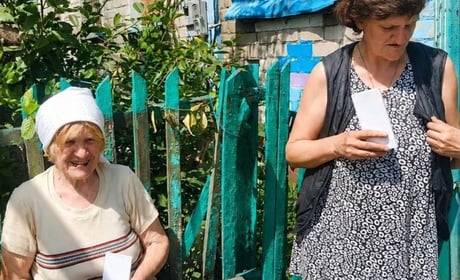 Мешканців Великобурлуцької громади забезпечують павербанками для зігріваючих жилетів