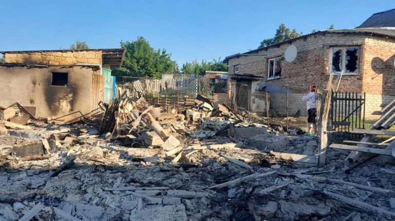 Росіяни атакували Великобурлуцьку громаду: пошкоджено два приватні будинки