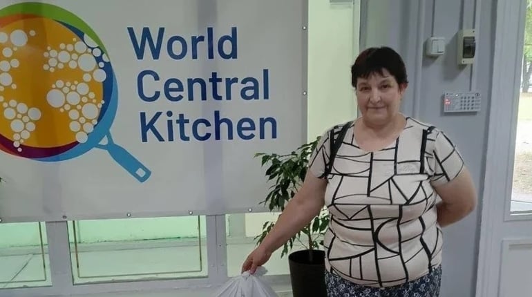 Переселенці з Вільхуватської громади отримали понад 700 продуктових наборів