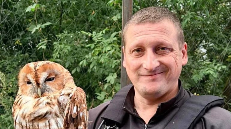 На Харківщині поліцейські врятували сову, яка заплуталася в антидроновій сітці