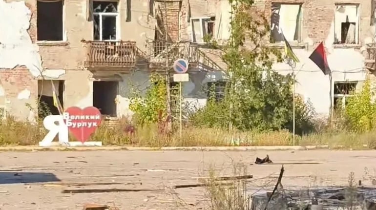 Поліцейські Великобурлуцької громади допомогли евакуювати 16 мешканців із небезпечної території